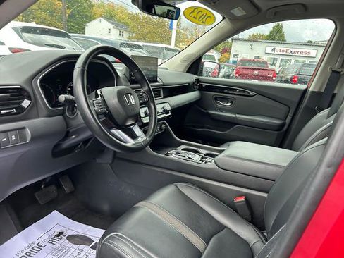 Used 2023 Honda Pilot Touring image 10