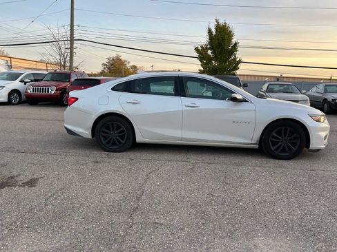Used 2016 Chevrolet Malibu LT image 12
