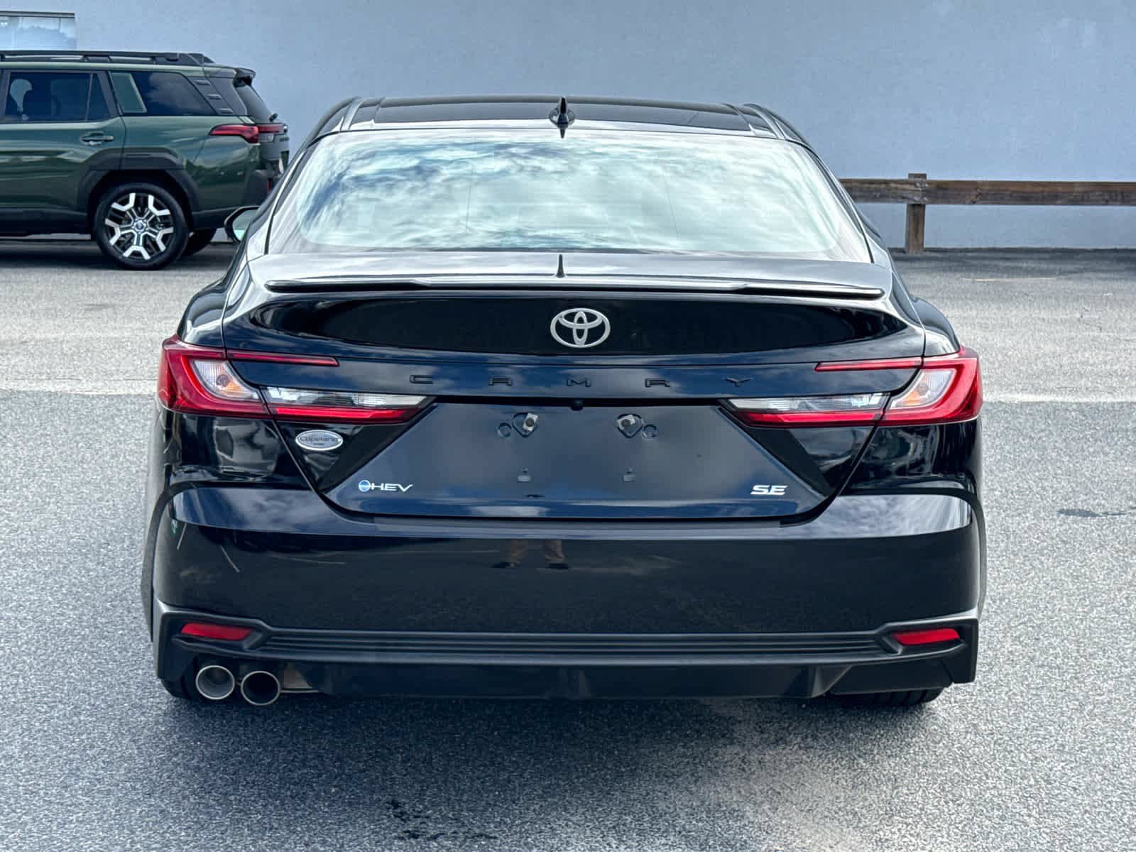 Used 2025 Toyota Camry SE w/ Convenience Package FWD image 6