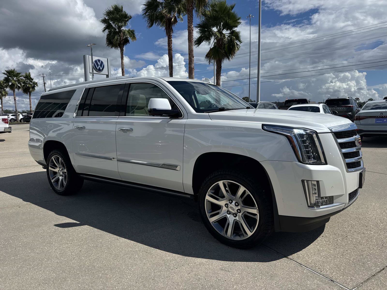 Used 2016 Cadillac Escalade ESV Premium AWD/4WD image 3