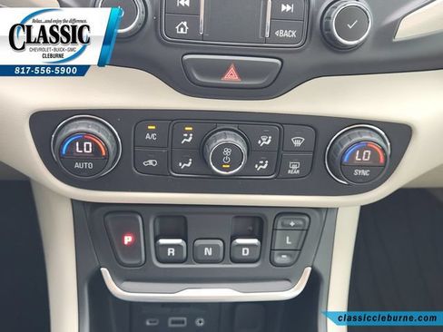 Used 2020 GMC Terrain Denali w/ Denali Premium Package FWD image 20