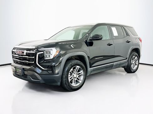 Used 2025 GMC Terrain Elevation image 3