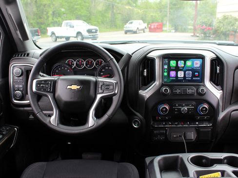 Used 2022 Chevrolet Silverado 2500 LT w/ Convenience Package image 25