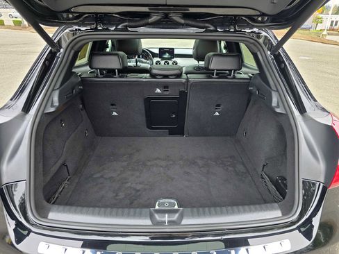 Used 2019 Mercedes-Benz GLA 250 4MATIC image 16