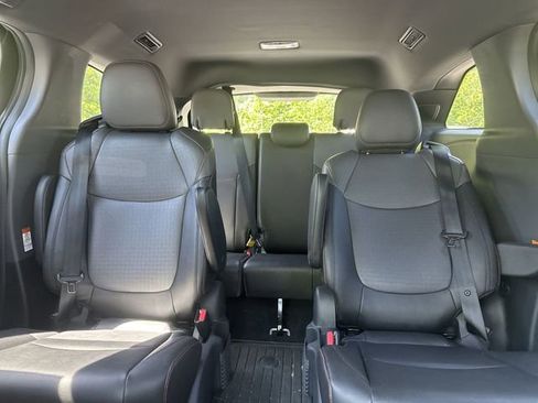 Certified 2023 Toyota Sienna XSE FWD image 27