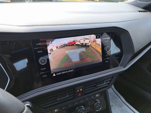 Used 2024 Volkswagen Jetta GLI 40th Anniversary Edition image 17