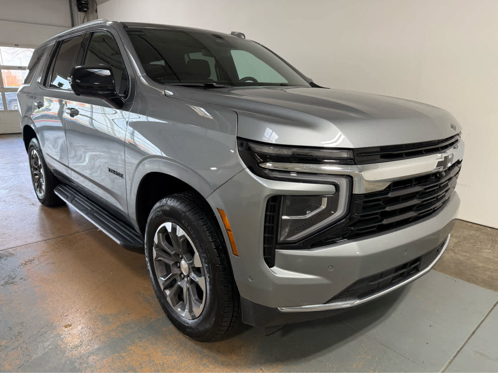 Used 2026 Chevrolet Tahoe LS w/ LPO, Dark Essentials Package AWD/4WD image 5