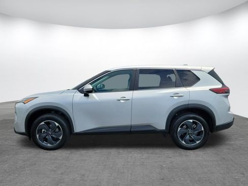 Used 2024 Nissan Rogue SV AWD/4WD image 4