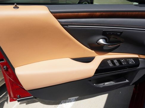 Certified 2025 Lexus ES 350 w/ Premium Package FWD image 15