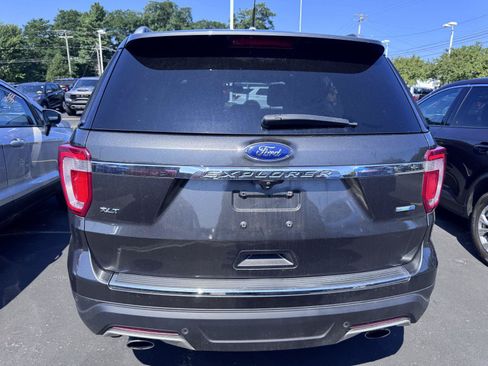 Used 2018 Ford Explorer XLT w/ Equipment Group 201A AWD/4WD image 5