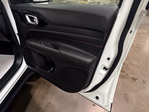 Used 2026 Jeep Compass Trailhawk AWD/4WD image 41