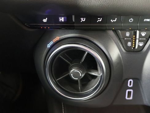 Used 2025 Chevrolet Blazer LT FWD image 43