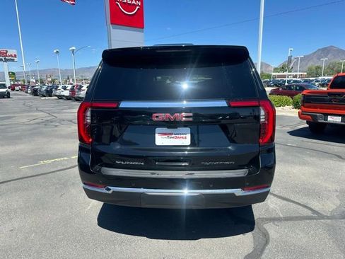 Used 2025 GMC Yukon XL Elevation w/ Elevation Premium Package AWD/4WD image 10
