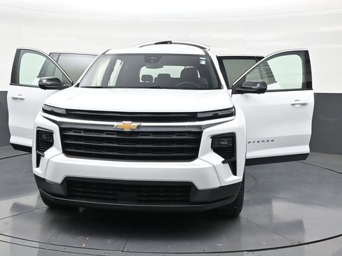 Used 2024 Chevrolet Traverse LS FWD image 34