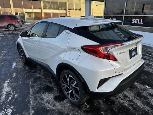 Used 2018 Toyota C-HR XLE image 16