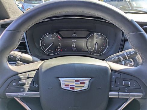 New 2025 Cadillac XT6 Luxury image 30