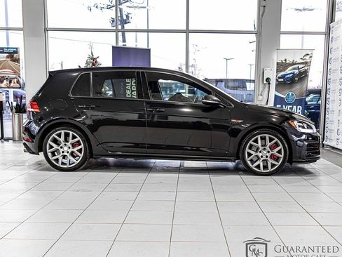 Used 2019 Volkswagen Golf S image 9