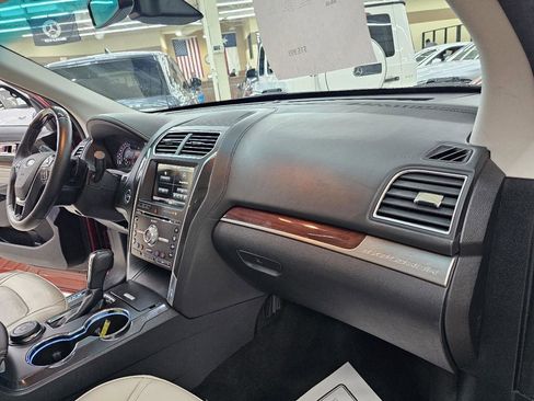Used 2016 Ford Explorer Platinum image 24