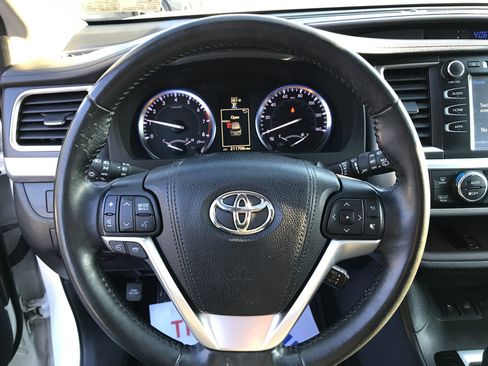Used 2015 Toyota Highlander XLE image 15