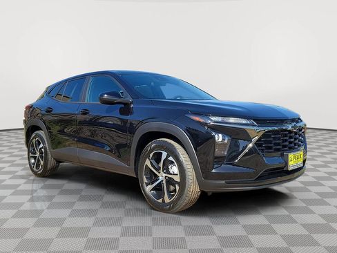 New 2026 Chevrolet Trax RS w/ Sunroof Package image 2