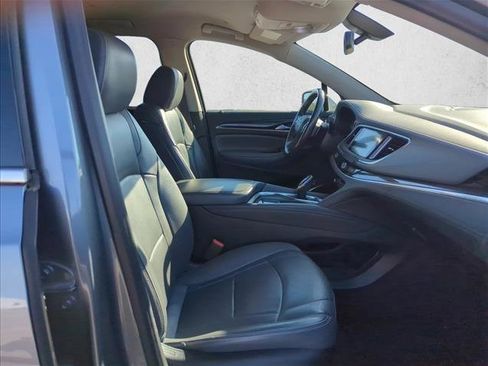 Used 2019 Buick Enclave Essence image 17