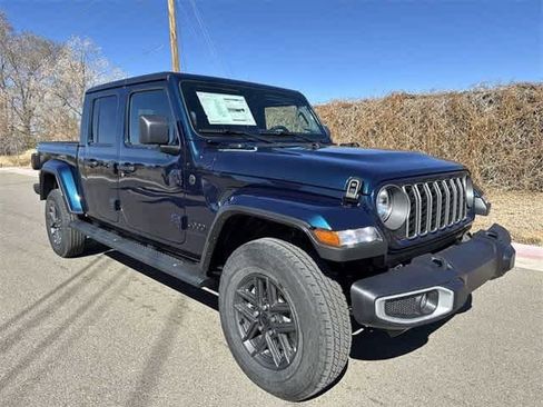 New 2025 Jeep Gladiator Sport image 29