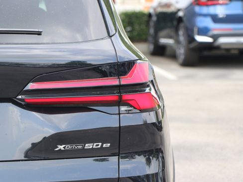 Certified 2025 BMW X5 xDrive50e w/ Parking Assistance Package image 11