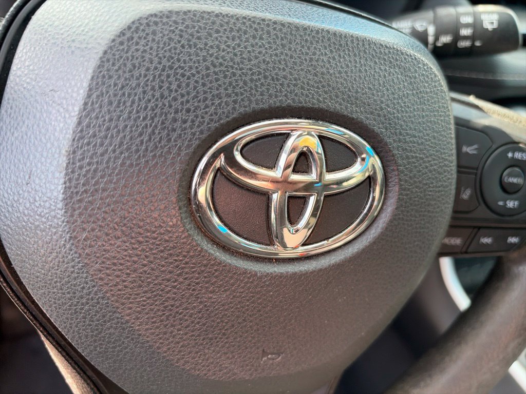 Used 2022 Toyota RAV4 XLE w/ Convenience Package AWD/4WD image 17