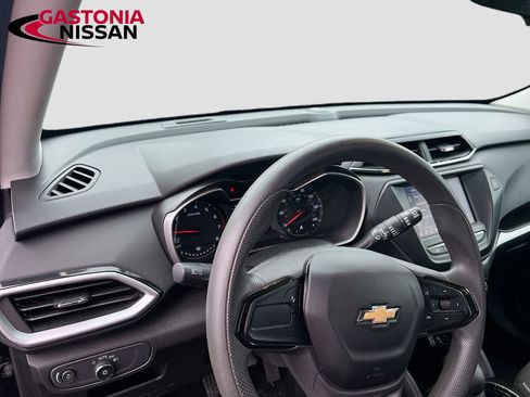 Used 2023 Chevrolet TrailBlazer LS image 11