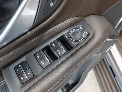 Used 2022 GMC Yukon Denali AWD/4WD image 15