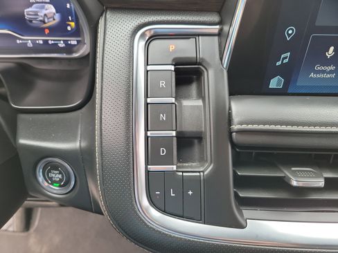 Used 2023 Chevrolet Suburban Premier image 14