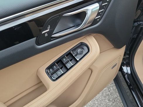 New 2026 Porsche Macan image 26