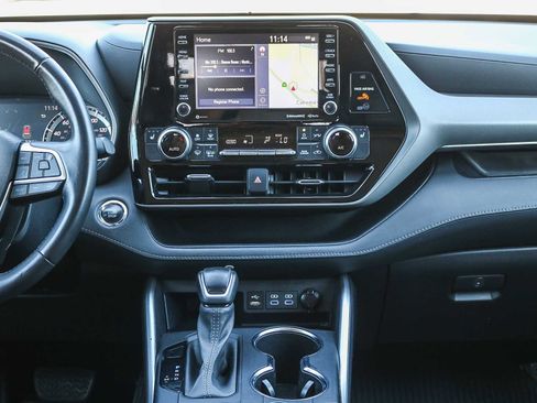 Certified 2022 Toyota Highlander XLE image 14
