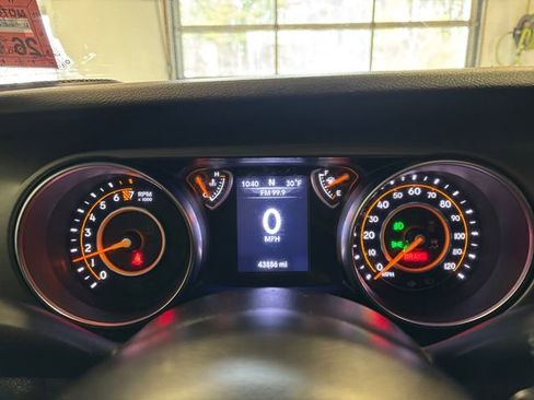 Used 2022 Jeep Wrangler Unlimited Sport image 17