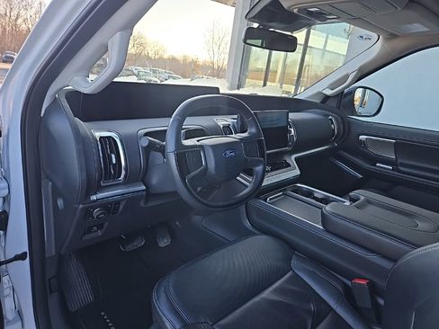 Used 2025 Ford Expedition Max Platinum image 35