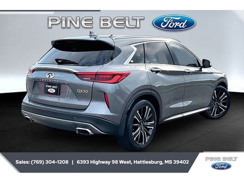 Used 2021 INFINITI QX50 Luxe w/ Appearance Package FWD image 11