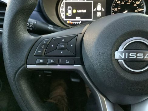 Used 2025 Nissan Versa SV w/ Trunk Package image 21