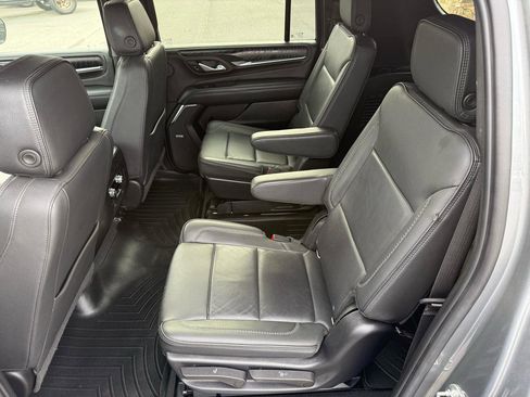 Used 2022 GMC Yukon XL Denali image 16