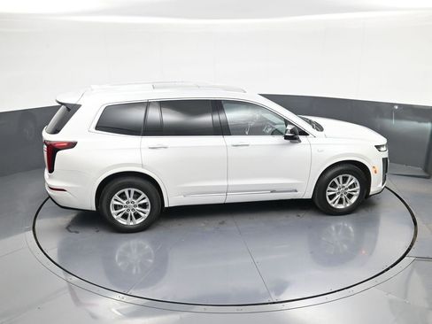 Used 2024 Cadillac XT6 Luxury w/ LPO, Floor Liner Package AWD/4WD image 32