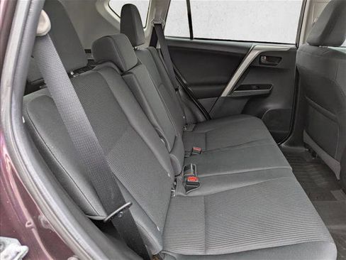 Used 2018 Toyota RAV4 LE image 29