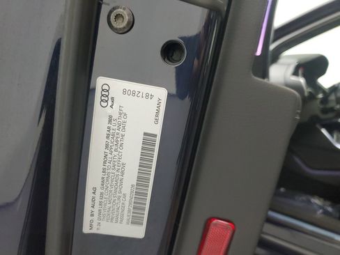 Used 2025 Audi A6 Premium Plus image 39