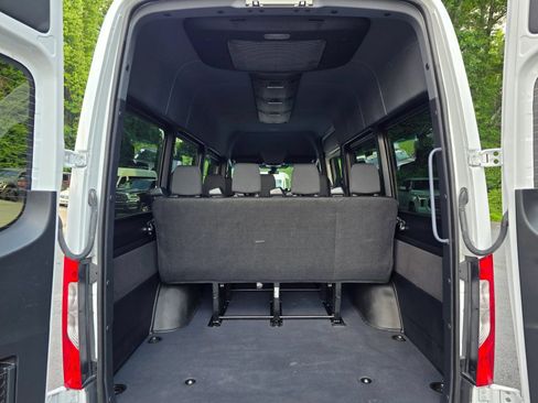 Used 2025 Mercedes-Benz Sprinter 2500 image 26