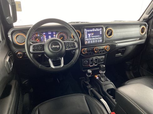 Used 2020 Jeep Gladiator Overland w/ Dual Top Group AWD/4WD image 19