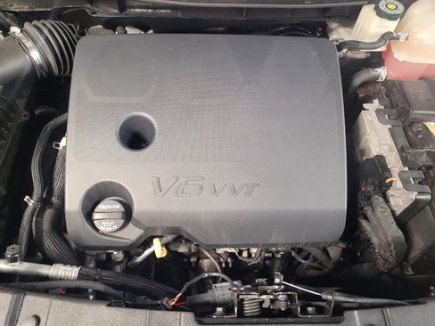 Used 2020 Chevrolet Traverse LT image 30