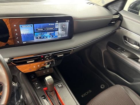 Certified 2025 Nissan Kicks SR FWD image 32