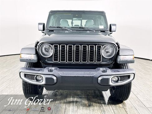 New 2025 Jeep Gladiator Sport image 2