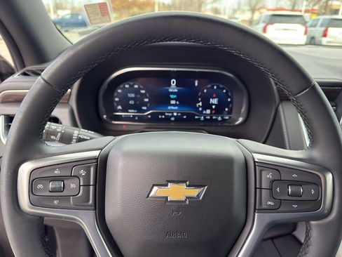 Used 2024 Chevrolet Suburban LT image 21