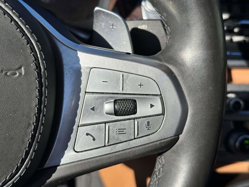 Used 2020 BMW 750i xDrive w/ M Sport Package image 23