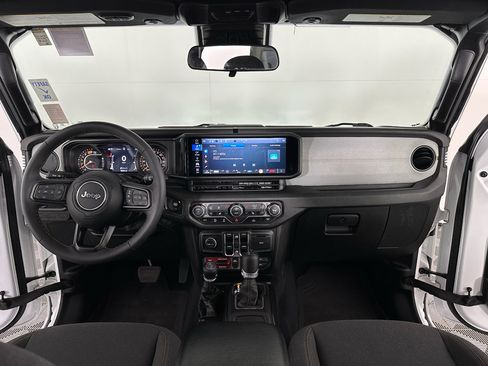 Used 2024 Jeep Wrangler Willys image 5