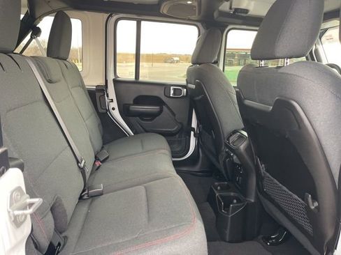 Used 2025 Jeep Wrangler Unlimited Rubicon image 15